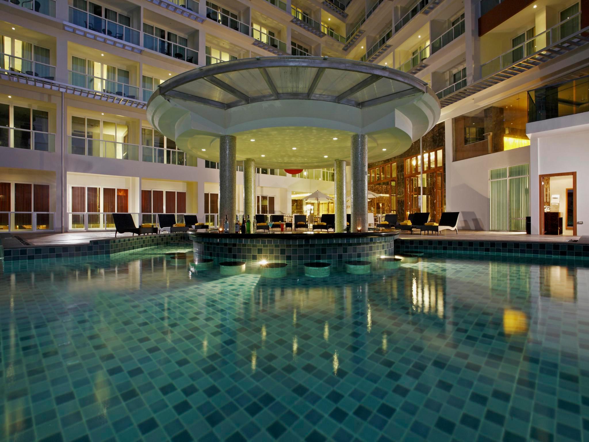 Centara Nova Hotel Pattaya Exterior foto