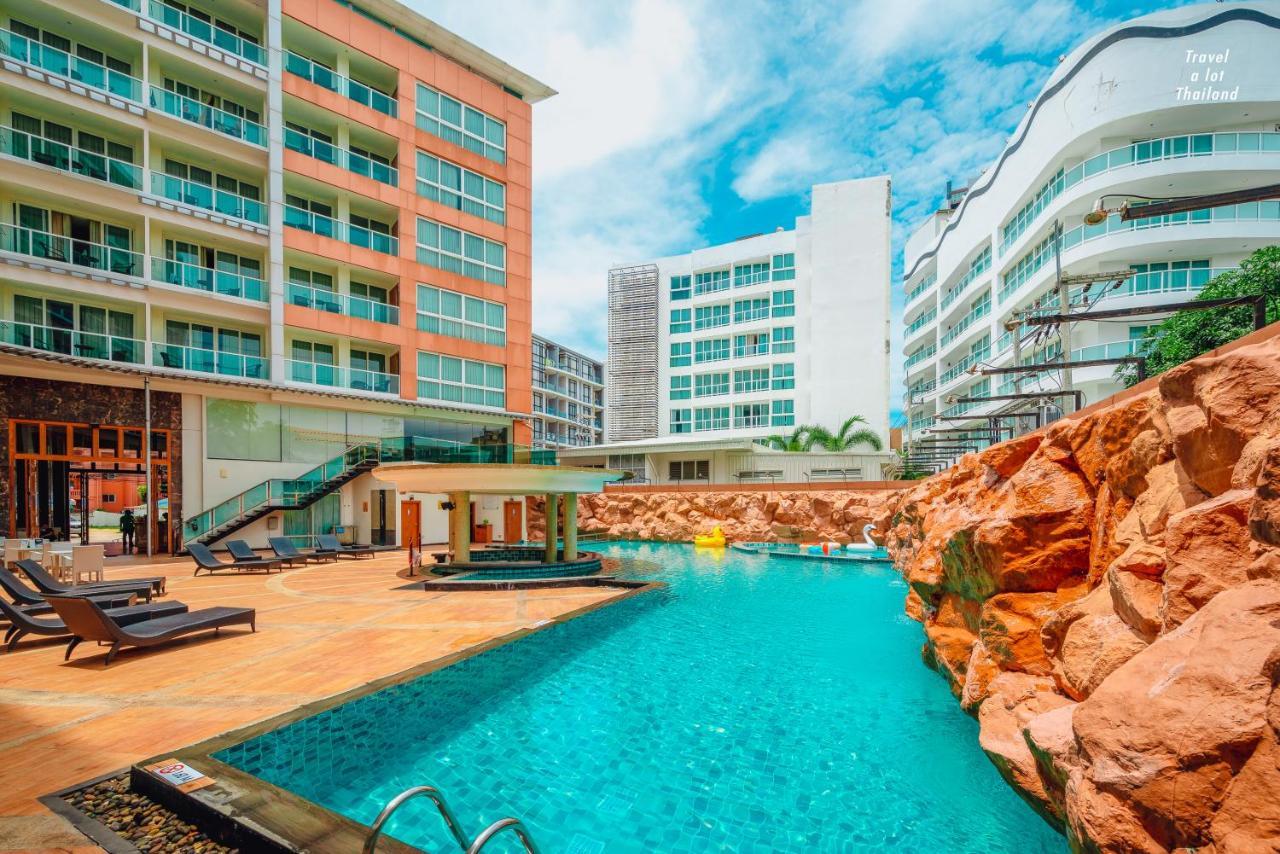 Centara Nova Hotel Pattaya Exterior foto